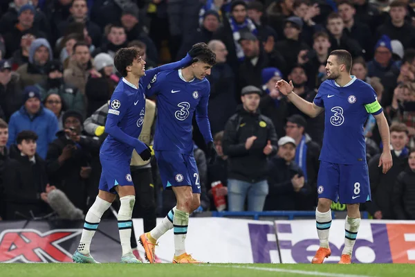 Chelsea FC 'den Kai Havertz, UEFA Şampiyonlar Ligi' nde Chelsea FC ile Borussia Dortmund 'un Londra' daki Stamford Köprüsü 'nde oynadıkları maçta attığı ikinci golü kutluyor.