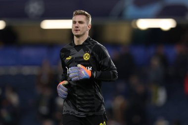 Borussia Dortmund takımından Luca Unbehave, UEFA Şampiyonlar Ligi Chelsea FC - Borussia Dortmund maçı sırasında İngiltere 'nin Londra kentindeki Stamford Köprüsü' nde ısındı.