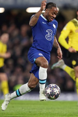 Chelsea FC 'den Raheem Sterling, UEFA Şampiyonlar Ligi futbol karşılaşması sırasında Londra' daki Stamford Köprüsü 'nde Chelsea FC ile Borussia Dortmund karşı karşıya geldi.