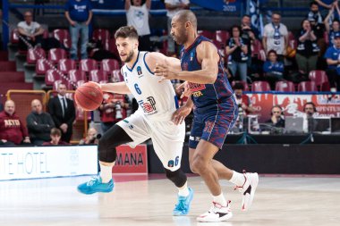 Aleksej Nikoliç (Germani Brescia) ve Jayson Granger (Umana Reyer Venezia) basketbol şampiyonasında Umana Reyer Venezia Germani Basket Brescia 'ya karşı Venedik, İtalya' daki Palasport Taliercio 'da, 08 Mart 2023 - Fotoğraf: Mattia Radon