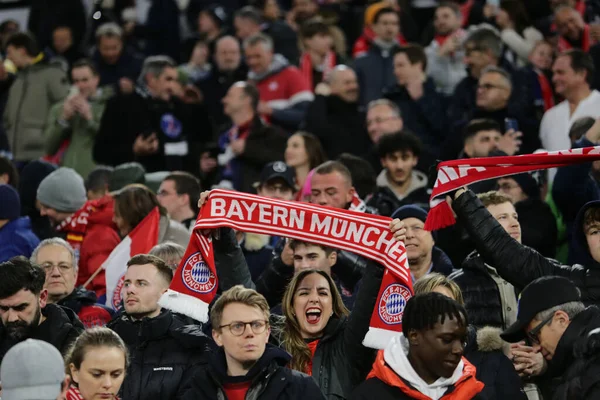 Bayern Monachium Fani Podczas Ligi Mistrzów Uefa Mecz Piłki Nożnej — Zdjęcie stockowe