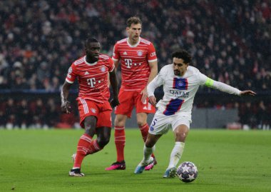 Uefa Şampiyonlar Ligi sırasında Fc Bayern Münih 'ten Dayot Upamercano ve Marquinhos fo Paris Saint-Germain, Fc Bayern Münih ile Paris Saint-Germain arasındaki futbol maçı 08 Mart 2023 tarihinde Allianz Arena, Münih, Almanya Fotoğrafı Ndrerim Kaceli - Cre