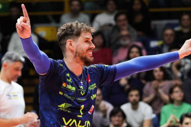 Bruno Mossa De Rezende (Valsa Group Modena) (PGE Sera Belchatow) 8 Mart 202 tarihinde Modena 'daki Palapanini' de oynanan CEV Cup yarı final maçında