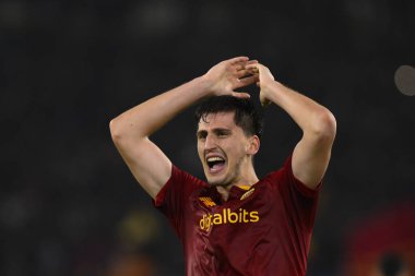 A.S. Roma 'dan Marash Kumbulla, 9 Mart 2023' te Roma 'daki Stadio Olimpico' da düzenlenen A.S. Roma ile Real Sociedad de Futbol arasında oynanan UEFA Avrupa Ligi 'nin 16. - Fotoğraf: Domenico Cippite