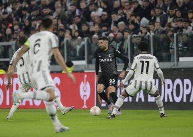 Uefa Avrupa Ligi sırasında SC Freiburg 'dan Vincenzo Grifo, 09 Mart 2023 tarihinde Juventus ile Freiburg arasında İtalya' nın Torino kentindeki Allianz Stadyumu 'nda oynanan futbol maçı: Nderim Kaceli - Fotoğraf: Nderim Kaceli / LiveMedi