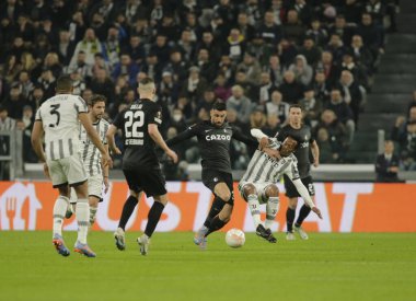 SC Freiburg 'dan Vincenzo Grifo ve Juventus' tan Juan Cuadrado Uefa Avrupa Ligi sırasında, Juventus ile Freiburg arasında 09 Mart 2023 tarihinde Torino, İtalya 'daki Allianz Stadyumu' nda oynanan futbol maçı - Fotoğraf: Nderim Kaceli / LiveMedi