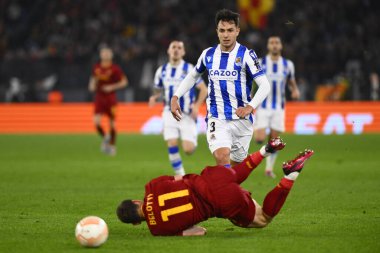 A.S. Roma 'dan Andrea Belotti ve Real Sociedad de Futbol' dan Martin Zubimendi, 9 Mart 2023 'te Roma' daki Stadio Olimpico 'da A.S. Roma ve Real Sociedad de Futbol arasında oynanan UEFA Avrupa Ligi' nin 16. - Kredi: