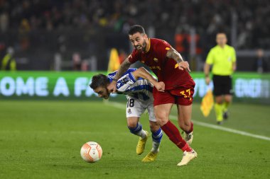 A.S. Roma 'dan Leonardo Spinazzola ve Real Sociedad de Futbol' dan Andoni Gorosabel, 9 Mart 2023 'te Roma' daki Stadio Olimpico 'da A.S. Roma ile Real Sociedad de Futbol arasında oynanan UEFA Avrupa Ligi' nin 16. - Kredi.