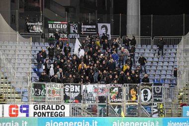 Tifosi taraftarları Ascoli Calcio İtalya 'nın başkenti Cagliari' de oynanan maçta Cagliari Calcio 'ya karşı Cagliari Calcio maçında, 10 Mart 2023 - Fotoğraf: Luigi Can