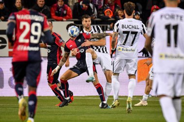 Ascoli Calcio takımından Eric Fernando Botteghin İtalya futbol takımı Serie B maçında Cagliari Calcio-Ascoli Calcio maçında Cagliari, İtalya 'daki Unipol Domus maçında, 10 Mart 2023 - Fotoğraf: Luigi Can