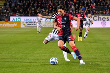 Cagliari Calcio takımından Alberto Dossena İtalya 'nın başkenti Cagliari' de oynanan maçta Cagliari Calcio 'ya karşı Cagliari Calcio maçında, 10 Mart 2023 - Fotoğraf: Luigi Can