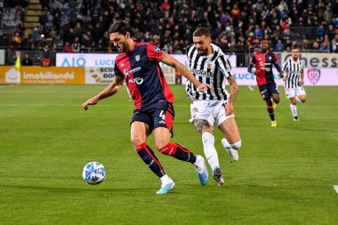 Cagliari Calcio takımından Alberto Dossena İtalya 'nın başkenti Cagliari' de oynanan maçta Cagliari Calcio 'ya karşı Cagliari Calcio maçında, 10 Mart 2023 - Fotoğraf: Luigi Can