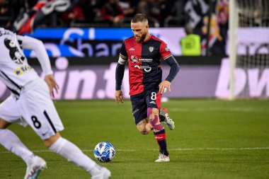 Cagliari Calcio takımından Nahitan Nandez İtalya futbolu serisi B maçında Cagliari Calcio-Ascoli Calcio maçında Cagliari, İtalya 'daki Unipol Domus maçında, 10 Mart 2023 - Fotoğraf: Luigi Can