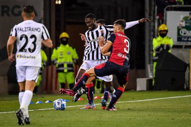 Ascoli Calcio takımından Diomande Yann Cedric Gondo İtalya 'nın başkenti Cagliari' de oynanan maçta Cagliari Calcio 'ya karşı Ascoli Calcio maçında, 10 Mart 2023 - Fotoğraf: Luigi Can