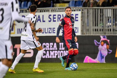 Cagliari Calcio 'dan Paulo Azzi İtalya' nın Cagliari kentinde oynanan İtalya futbol serisi B maçında Cagliari Calcio ile Ascoli Calcio arasında oynanan Unipol Domus maçında, 10 Mart 2023 - Fotoğraf: Luigi Can