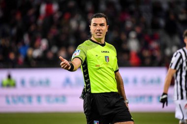 Gianpiero Miele, Arbitro, Hakem İtalyan futbolu serisi B maçında Cagliari Calcio-Ascoli Calcio maçında Cagliari, İtalya 'daki Unipol Domus' ta, 10 Mart 2023 - Fotoğraf: Luigi Can