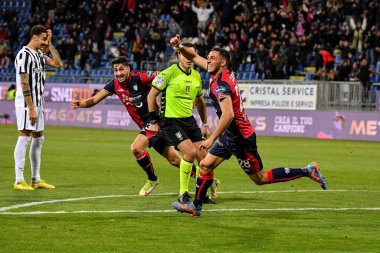 Cagliari Calcio 'dan Gabriele Zappa, Esultanza, Joy gol attıktan sonra İtalya Serie B maçında Cagliari Calcio-Ascoli Calcio maçında Cagliari, İtalya' daki Unipol Domus maçında, 10 Mart 2023 - Fotoğraf: Luigi Can