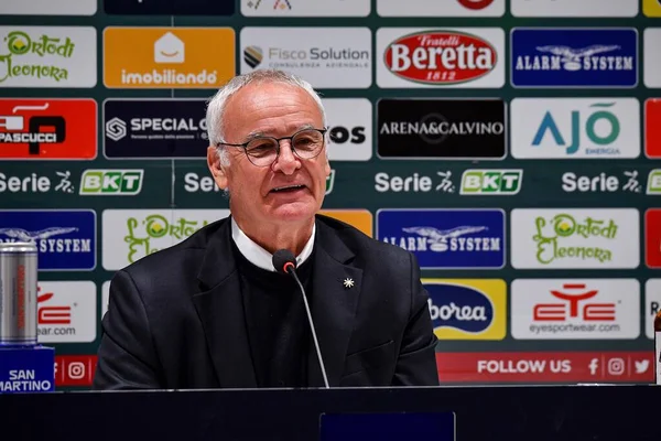 Claudio Ranieri Mistr Cagliari Calcio Conferenza Stampa Během Italského Fotbalu — Stock fotografie