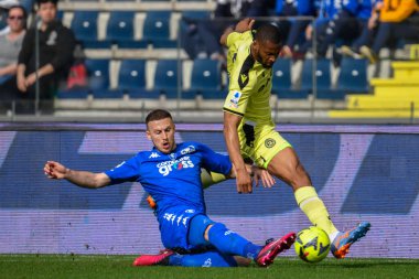 Udinese 'den Beto, İtalya' nın Empoli şehrinde 11 Mart 2023 'te oynanan Carlo Castellani Stadyumu' nda Empoli FC ve Udinese Calcio maçında Empoli 'den Ardian İsmajli tarafından engellendi.