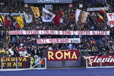 Serie A Şampiyonası 'nın 26' ncı gününde Jose Mourinho için A.S Roma taraftarları 12 Mart 2023 'te İtalya' nın başkenti Roma 'da düzenlenen Stadio Olimpico' da A.S. Roma ve ABD Sassuolo karşı karşıya geldiler. - Fotoğraf: Domenico Cippitelli / LiveMedi