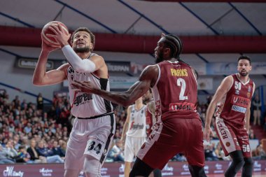 Kyle Weemes (Segafredo Virtus Bologna) Jordan Parks (Umana Reyer Venezia) İtalya Basketbol Şampiyonası sırasında Umana Reyer Venezia, Virtus Segafredo Bologna 'ya karşı 12 Mart 2023 - Fotoğraf: Mattia Radon
