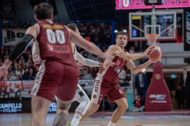 Michael Bramos (Umana Reyer Venezia) İtalya Basketbol Şampiyonası sırasında Umana Reyer Venezia, Venedik 'teki Taliercio' da Virtus Segafredo Bologna 'ya karşı, 12 Mart 2023 - Fotoğraf: Mattia Radon