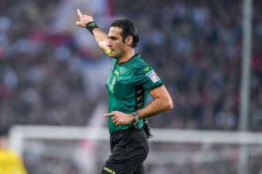İtalya Serisi B maçında Giacomo Camplone ile Pescara maçının hakemi Genoa CFC ile Ternana Calcio arasında Cenova, İtalya 'daki Luigi Ferraris Stadyumu' nda oynanan karşılaşma, 12 Mart 2023 - Fotoğraf: Danilo Vig