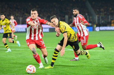 8 MIJAT GA, INOVI mi? AEK FC, Yunan Süper Ligi, Matchday 26 'da Olympiacos FC' den 74 ANDREAS NTOI ile 12 Mart 2023 'te OPAP Arena' da AEK FC ve Olympiacos FC arasında oynanan karşılaşmada mücadele etmektedir. - Fotoğraf: Stefanos Kyriazis / LiveMedi
