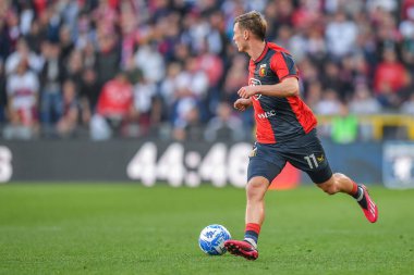Albert Gudmundsson (Ceneviz) İtalya futbol takımı Serie B maçında Cenova CFC ile Ternana Calcio arasında Cenova, İtalya 'daki Luigi Ferraris Stadyumu' nda oynanan karşılaşmada, 12 Mart 2023 - Fotoğraf: Danilo Vig