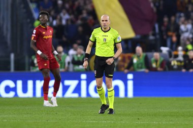 Hakem Michael Fabbri, 12 Mart 2023 'te İtalya' nın başkenti Roma 'da düzenlenen Stadio Olimpico' da A.S. Roma ve US Sassuolo arasında düzenlenen Serie A Şampiyonası 'nın 26. - Fotoğraf: Domenico Cippitelli / LiveMedi