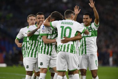 ABD 'li Sassuolo' dan Armand Lauriente, İtalya 'nın başkenti Roma' da düzenlenen Stadio Olimpico 'da 12 Mart 2023' te A.S. Roma ve ABD Sassuolo arasındaki Serie A Şampiyonası 'nın 26. gününde 0-2' lik skorun ardından kutluyor. - Fotoğraf: Domenico Cippitelli / LiveMedi