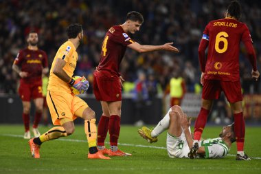 ABD 'li Domenico Berardi ve A.S. Roma' dan Marash Kumbulla, 12 Mart 2023 'te İtalya' nın başkenti Roma 'da düzenlenen Stadio Olimpico' da A.S. Roma ve ABD Sassuolo arasındaki Serie A Şampiyonası 'nın 26. günündeler. - Fotoğraf: Domenico Cippitelli / LiveMedi