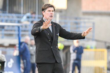 Udinese teknik direktörü Andrea Sottil İtalya 'nın Empoli şehrindeki Carlo Castellani Stadyumu' nda oynanan Serie A maçında Empoli FC, Udinese Calcio 'ya karşı.