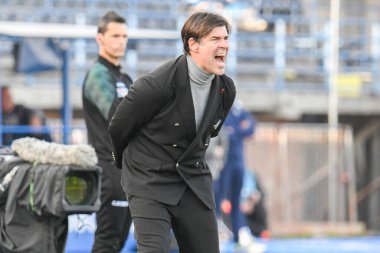 Udinese teknik direktörü Andrea Sottil İtalya 'nın Empoli şehrindeki Carlo Castellani Stadyumu' nda oynanan Serie A maçında Empoli FC, Udinese Calcio 'ya karşı.