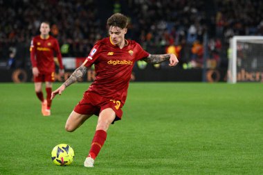 Nikola Zalewski (AS Roma), 12 Mart 2023 'te Roma' daki Olimpik Stadyumu 'nda AS Roma ile US Sassuolo arasında oynanan 2022 / 2023 tarihli İtalya Futbol Şampiyonası Ligi karşılaşmasında görülüyor. - Fotoğraf: Fabrizio Corradetti / LiveMedi