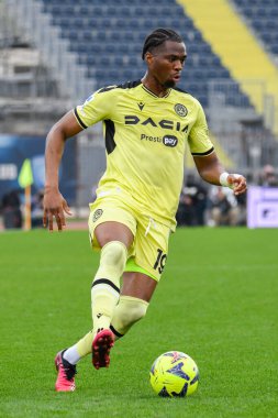 Udinese 'den Kingsley Ehizibue İtalya' nın başkenti Empoli 'deki Carlo Castellani Stadyumu' nda oynanan Udinese FC maçında, 11 Mart 2023 - Fabio Fagiolin