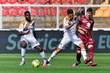 Aleksey Miranchuk (Torino FC) ve Joan Gonzalez (ABD Lecce) İtalya 'nın başkenti Lecce' deki Via Del Mare Stadyumu 'nda oynanan Amerikan Lecce vs Torino FC maçında, 12 Mart 2023 - Fotoğraf: Emmanuele Mastrodonat