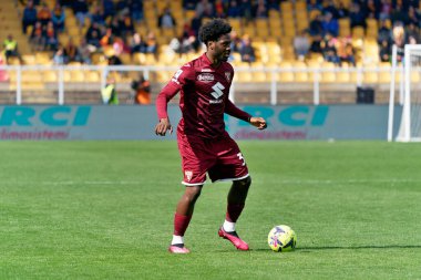 İtalya futbolu sırasında Ola Aina (Torino FC) İtalya 'nın Lecce şehrindeki Via Del Mare Stadyumu' nda ABD Lecce-Torino FC maçında, 12 Mart 2023 - Fotoğraf: Emmanuele Mastrodonat
