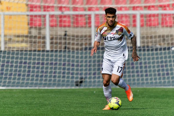 İtalya 'nın Lecce şehrindeki Via Del Mare Stadyumu' nda oynanan Amerikan Lecce vs Torino FC karşılaşmasında Valentin Gendrey (ABD Lecce) 12 Mart 2023 - Fotoğraf: Emmanuele Mastrodonat