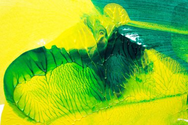 Beyaz kağıda akrilik renkler çizdim ve kağıdı karıştırılmış akrilik renklerin dokusunu oluşturan rorschach mürekkep lekesine benzer şekilde katladım..