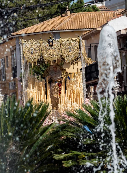 聖週間の行列 キリストの復活の兄弟 と呼ばれる処女の王位 Amor Hermoso Linares ジェン州 アンダルシア スペイン — ストック写真