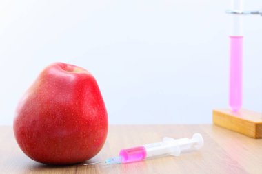 Elma, sağlığınıza dikkat etmenin, düzenli kontrollerin ve kendinize ve sağlığınıza dikkat etmenin bir sembolü.