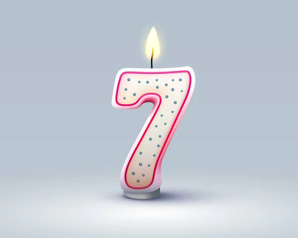 その人の誕生日の幸せな誕生日の年 7年の数字の形でキャンドル ベクターイラスト — ストックベクタ