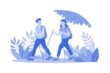 Ormanda yürüyen bir çift.