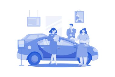 Satış elemanı aracı galerideki potansiyel bir müşteriye gösteriyor.