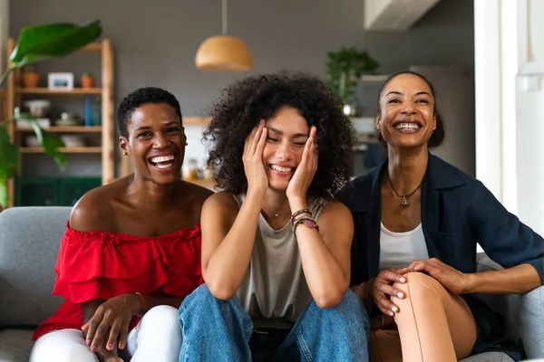 stock image Happy beautiful hispanic south american and black women meeting indoors and having fun - Black adult females best friends spending time together, concepts about domestic life, leisure, friendship and togetherness