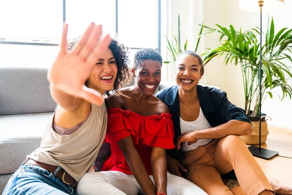 Happy Beautiful Hispanic South American Black Women Meeting Having Fun — Stockfoto