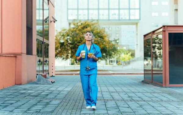 Représentation Vie Quotidienne Une Infirmière Qui Rend Hôpital — Photo