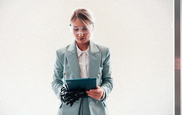 Business Woman Cyborg Bionic Arm Augmented Reality Visor Representation Future — Stock Photo, Image