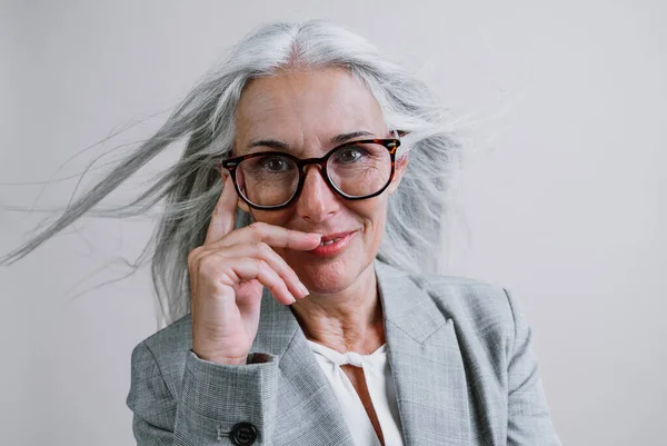 Mooie Senior Vrouw Poseert Een Zakelijke Fotosessie Zakenvrouw Met Elegant — Stockfoto